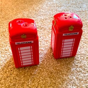Telephone box cruet set
